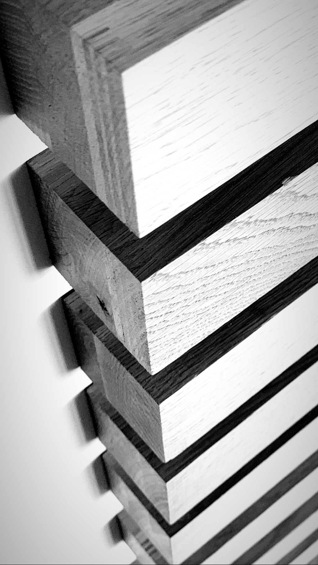 Minimal Art Skulptur – Detailansicht aus einem Werkprozess von Claudio Raffaele