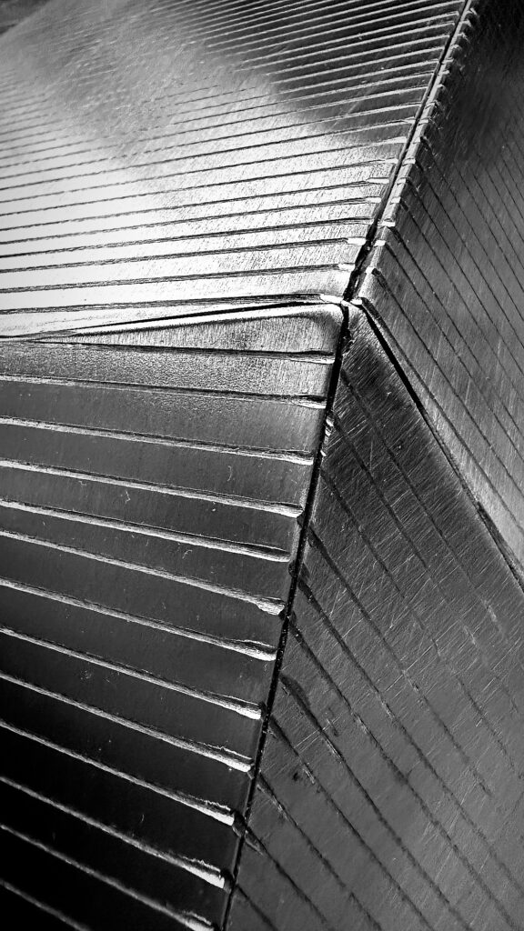 Minimalistische Skulptur – Ausschnitt einer Arbeit im Entstehungsprozess