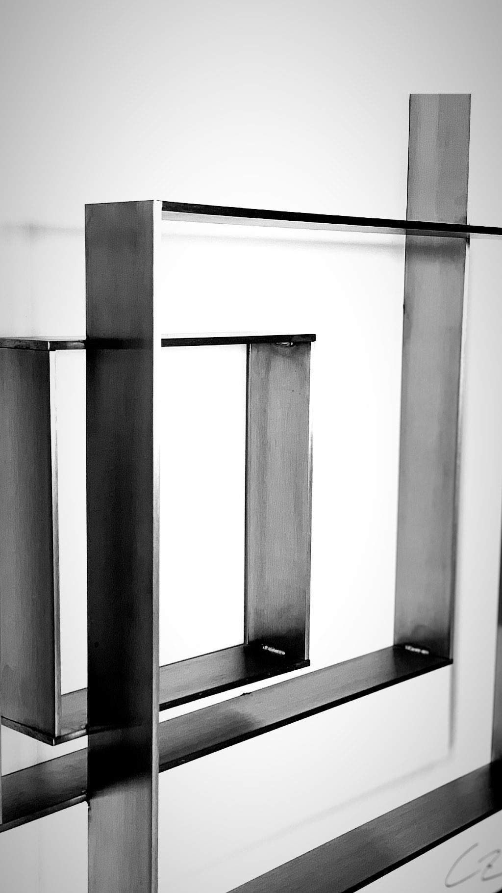 Abstrakte Skulptur – Materialdetail einer zeitgenössischen Arbeit von Claudio Raffaele